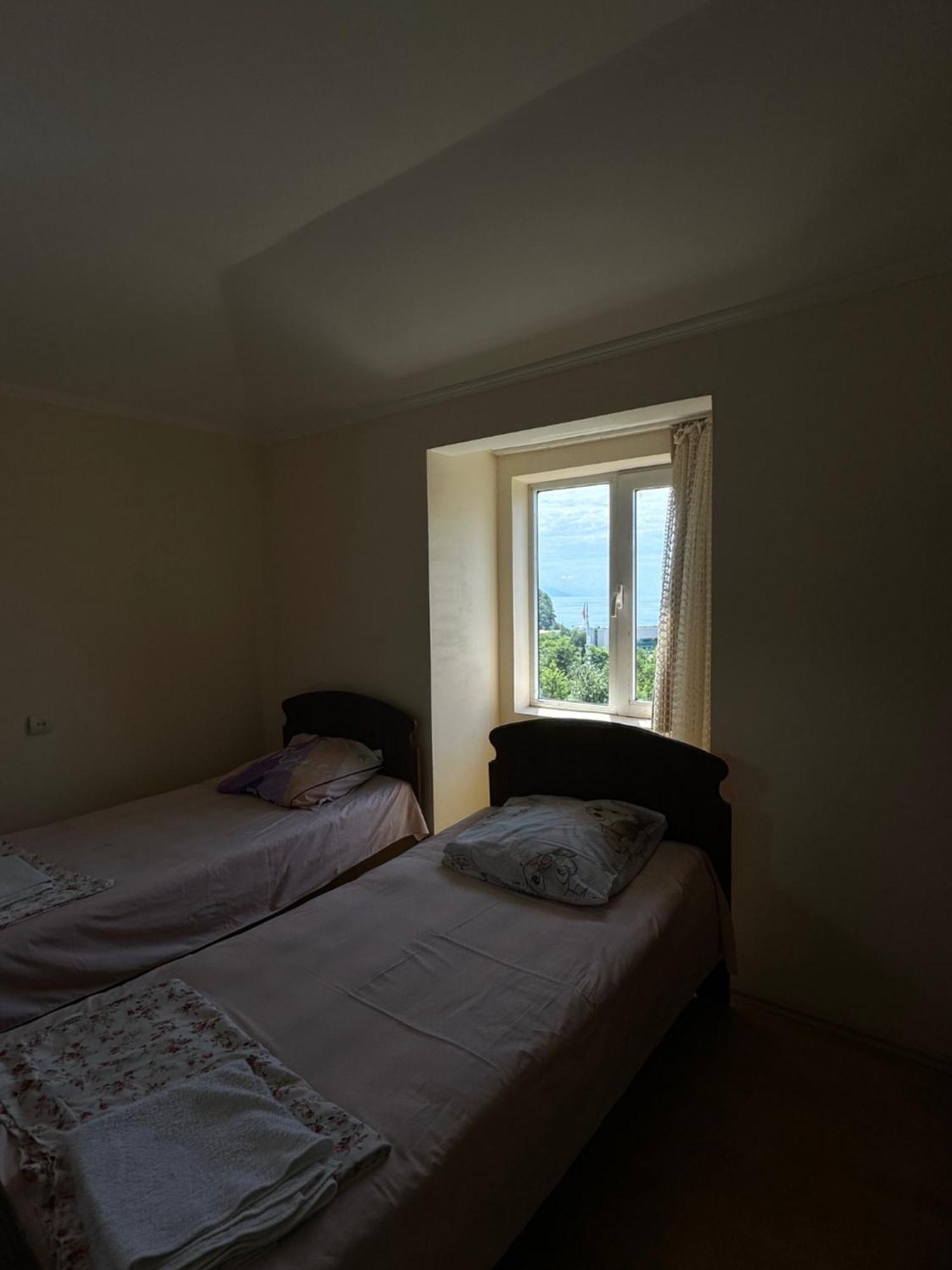 Temo'S Guesthouse Sarpi Luaran gambar
