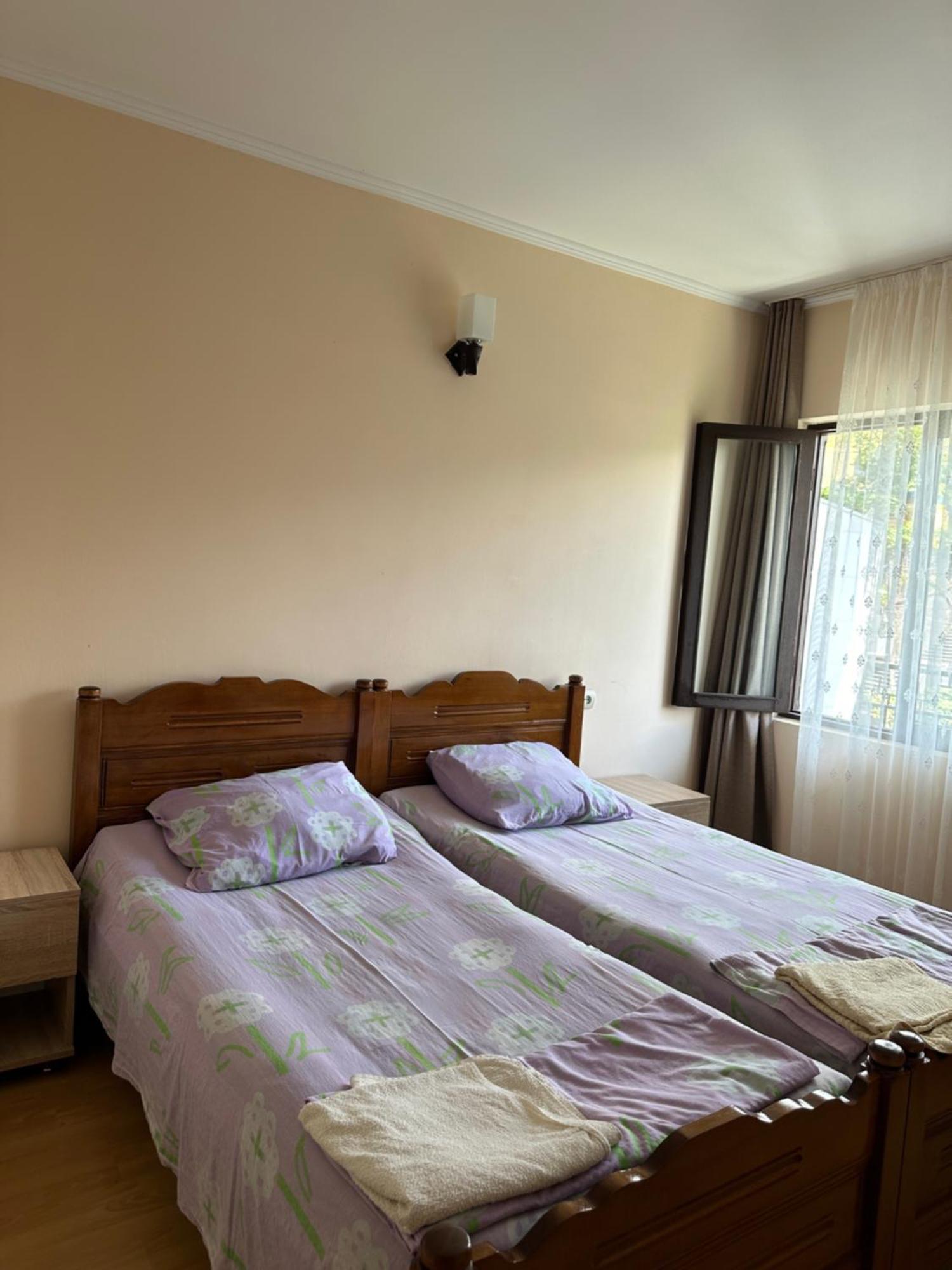 Temo'S Guesthouse Sarpi Luaran gambar
