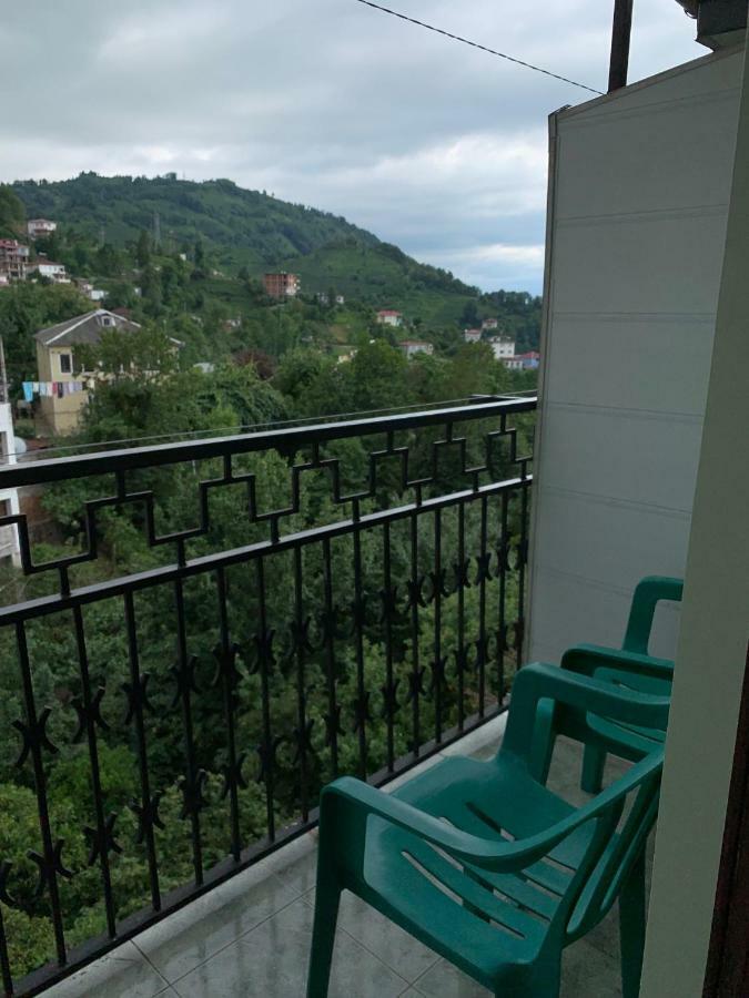Temo'S Guesthouse Sarpi Luaran gambar
