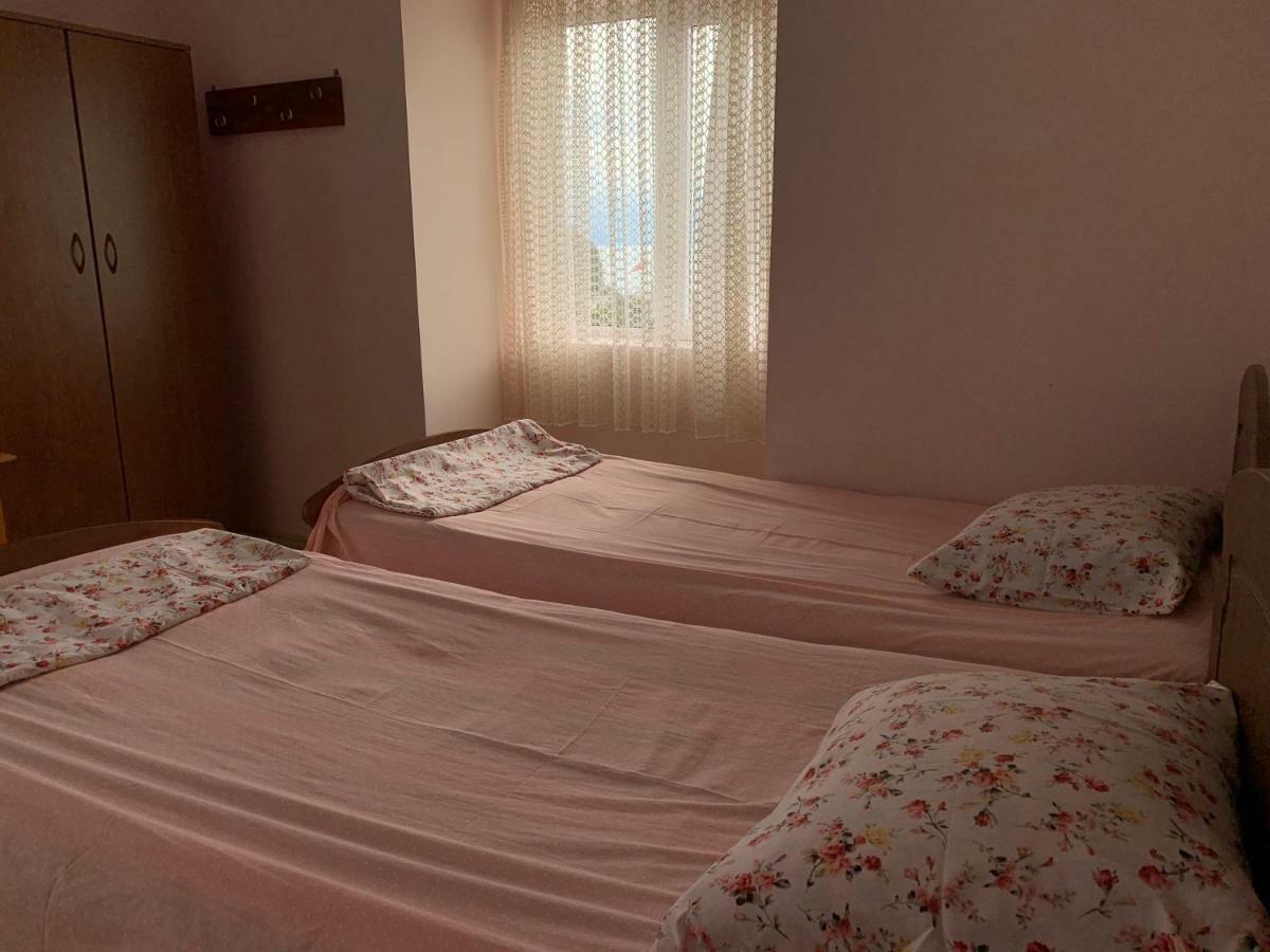 Temo'S Guesthouse Sarpi Luaran gambar